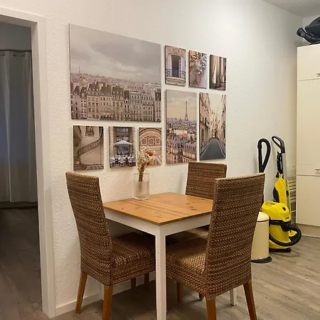 Shared In Former Hotel, Near Train Station, Fully Equipped Kitchen With Washer-dryer Homestay *