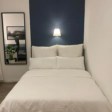Homestay Shared In Former Hotel, Near Train Station, Fully Equipped Kitchen With Washer-dryer *